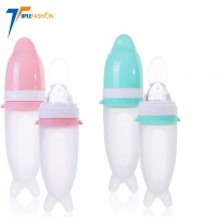 Dolphin infant fresh fruit feeder pacifier Silicone squeeze baby feeding bottle with dispensing spoon for Cereal and Baby Food